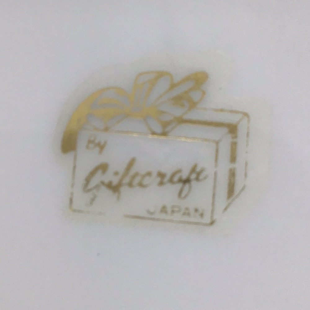 Porcelain Angel Trinket Box - Picture 7 of 7
